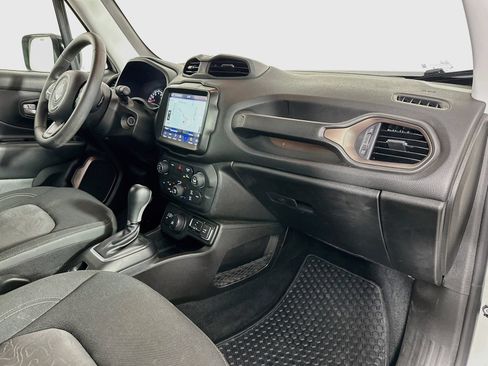 Used 2023 Jeep Renegade Latitude AWD/4WD image 27