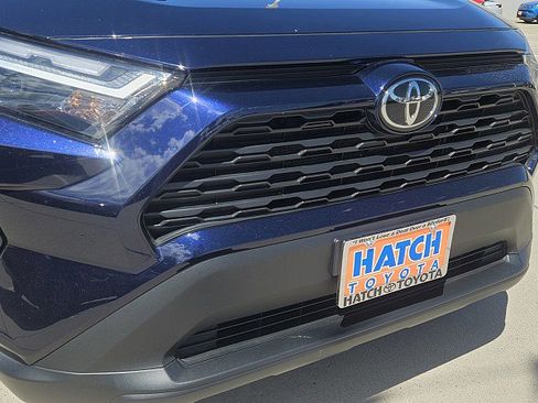 Used 2025 Toyota RAV4 XLE AWD/4WD image 3