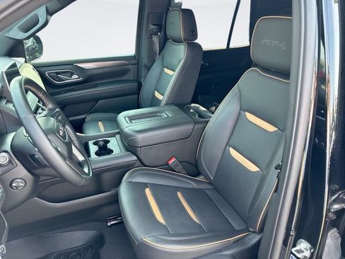 Used 2023 GMC Yukon AT4 w/ AT4 Premium Package AWD/4WD image 11