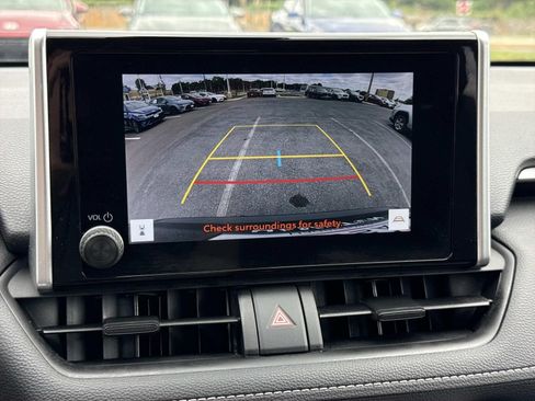 Used 2024 Toyota RAV4 LE AWD/4WD image 10