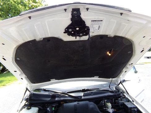 Used 2001 Lincoln Town Car Cartier RWD image 57