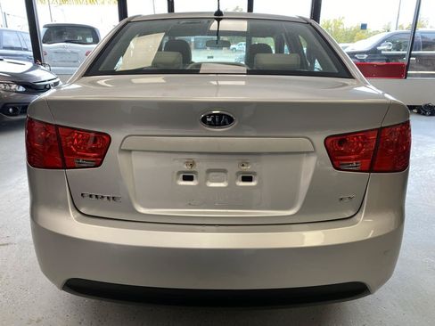 Used 2010 Kia Forte EX FWD image 10