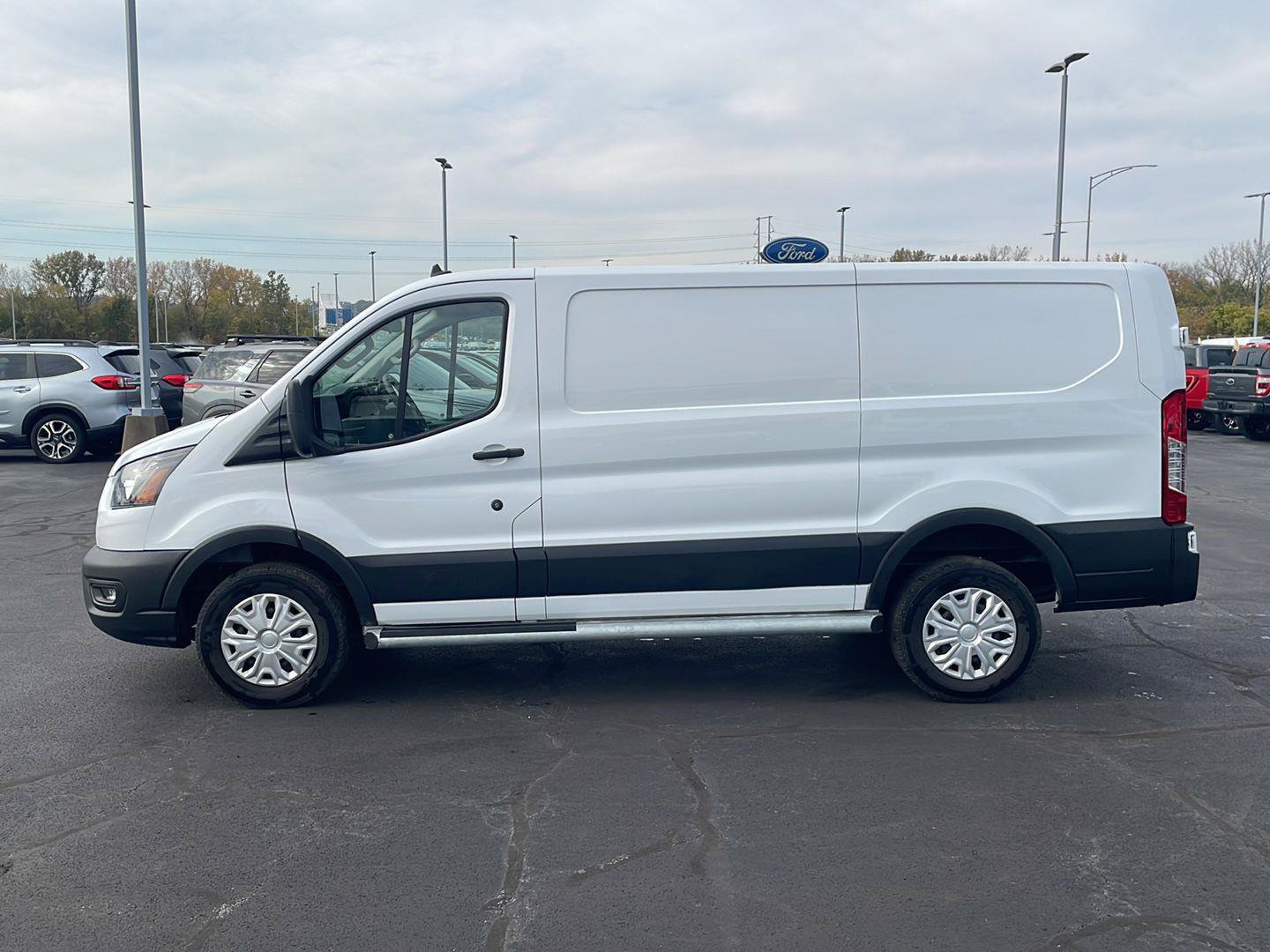 Used 2025 Ford Transit 250 Low Roof w/ Exterior Upgrade Package RWD image 2
