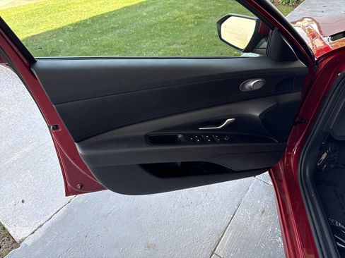 Used 2024 Hyundai Elantra SEL FWD image 13