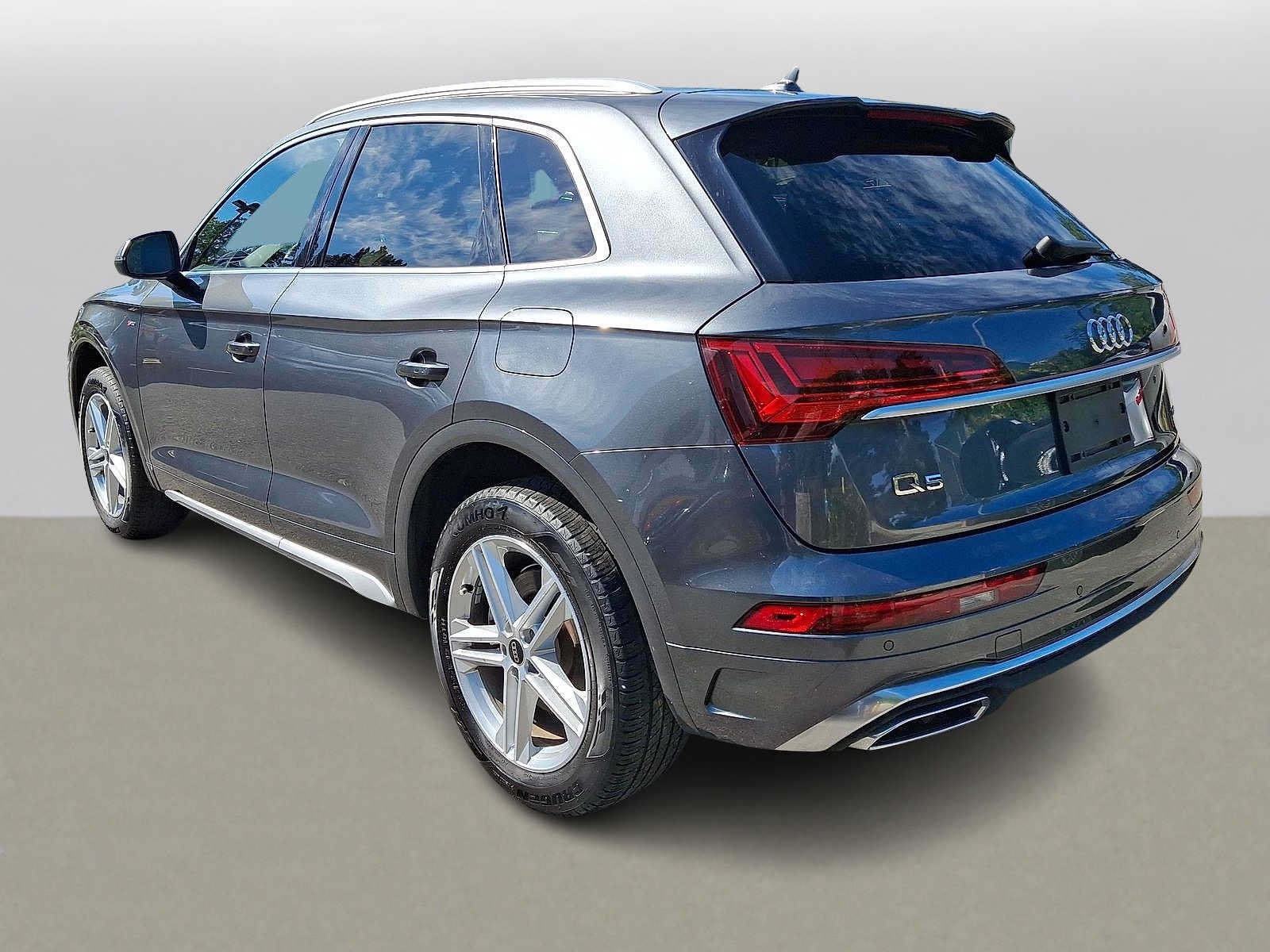 Certified 2024 Audi Q5 e Premium Plus w/ Premium Plus Package AWD/4WD image 28