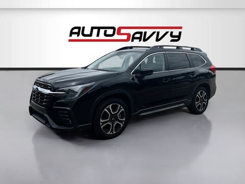 Used 2024 Subaru Ascent Limited w/ Technology Package AWD/4WD image 3