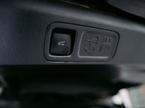 Used 2023 Ford Expedition Limited AWD/4WD image 10