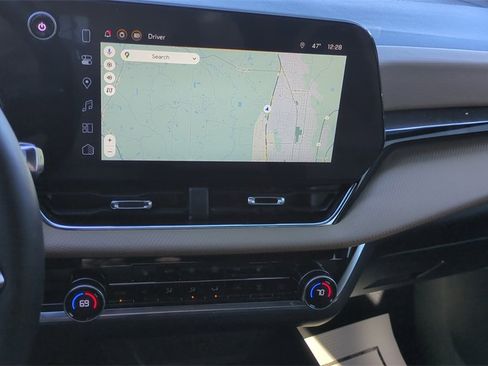 Used 2026 Chevrolet Equinox ACTIV image 16