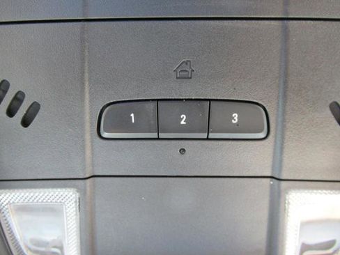 Used 2021 Chevrolet Equinox Premier FWD image 27