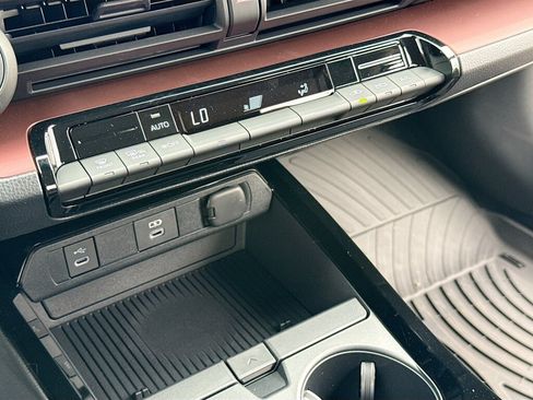 New 2026 Toyota Prius Plug-In Hybrid FWD image 11