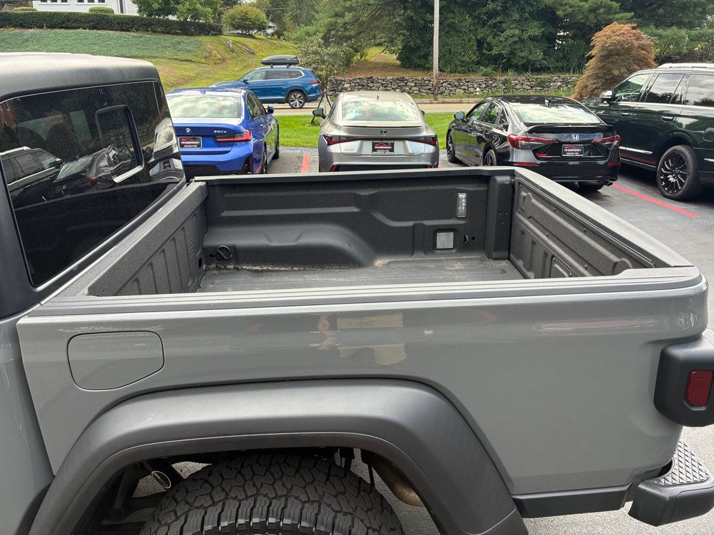 Used 2023 Jeep Gladiator Mojave AWD/4WD image 15