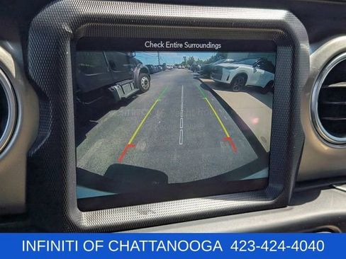 Used 2019 Jeep Wrangler Unlimited Sahara AWD/4WD image 16