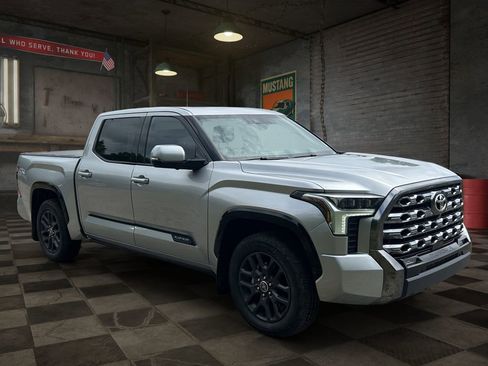 Used 2022 Toyota Tundra Platinum w/ Advanced Package AWD/4WD image 2