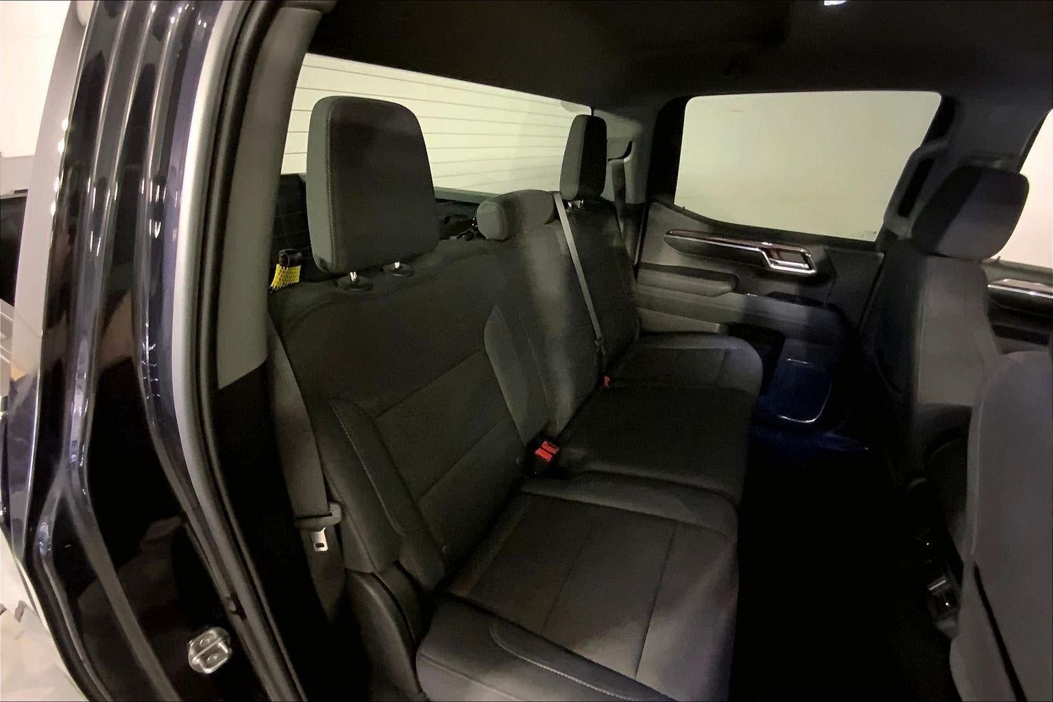 Used 2024 Chevrolet Silverado 1500 LT AWD/4WD image 23