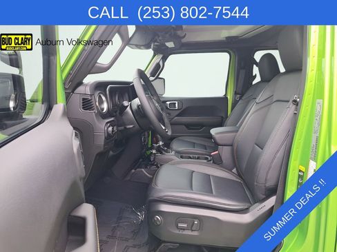 Used 2025 Jeep Gladiator Sport AWD/4WD image 12