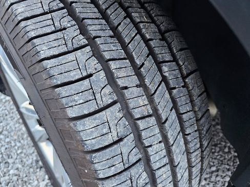 Used 2018 Ford Explorer XLT w/ Equipment Group 202A image 78