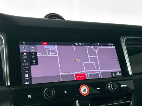 Certified 2025 Porsche Macan image 22