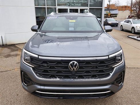 Used 2025 Volkswagen Atlas Cross Sport SEL Premium R-Line image 8