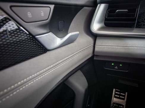 New 2026 Volkswagen Tiguan SE R-Line FWD image 36