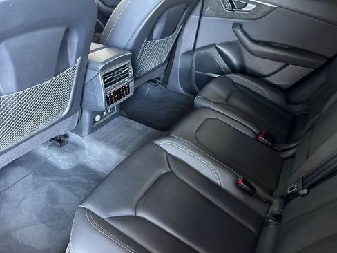 Used 2019 Audi Q8 Premium Plus w/ Premium Plus image 14