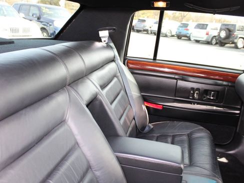 Used 1995 Cadillac De Ville Sedan FWD image 17
