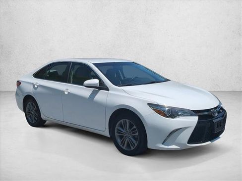 Used 2017 Toyota Camry SE FWD image 3