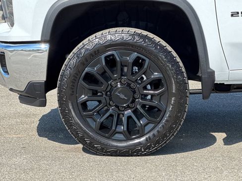 New 2026 Chevrolet Silverado 2500 LT w/ Leather Package AWD/4WD image 23