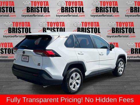 Used 2023 Toyota RAV4 LE AWD/4WD image 3