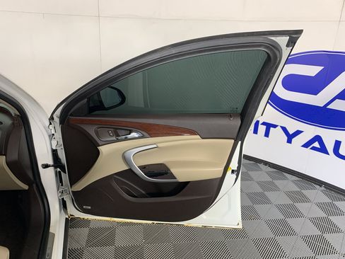 Used 2017 Buick Regal Premium w/ Driver Confidence Package #1 FWD image 38
