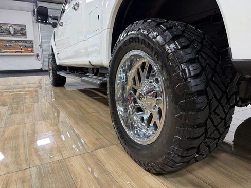 Used 2020 Ford F350 Lariat w/ Lariat Ultimate Package AWD/4WD image 9