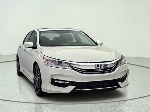 Used 2017 Honda Accord Sport image 1