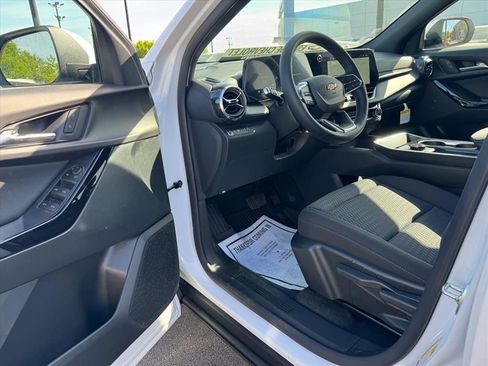 New 2026 Chevrolet Equinox LT w/ Safety and Technology Package FWD image 10