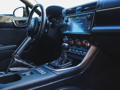 Used 2025 Toyota GR86 Premium image 34