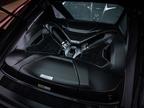 Used 2017 Acura NSX AWD/4WD image 31