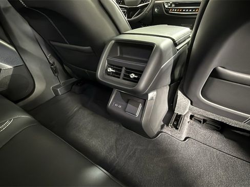 Used 2024 Cadillac Lyriq Luxury image 50