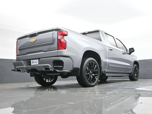 Used 2025 Chevrolet Silverado 1500 High Country AWD/4WD image 58