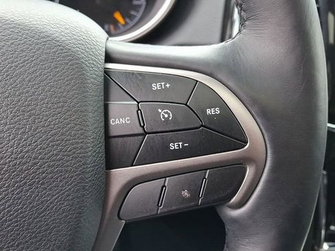 Used 2021 Jeep Grand Cherokee Laredo X image 25