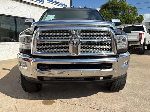 Used 2017 RAM 3500 Laramie w/ Convenience Group AWD/4WD image 4