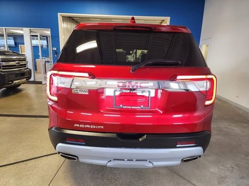 Used 2023 GMC Acadia SLE image 3