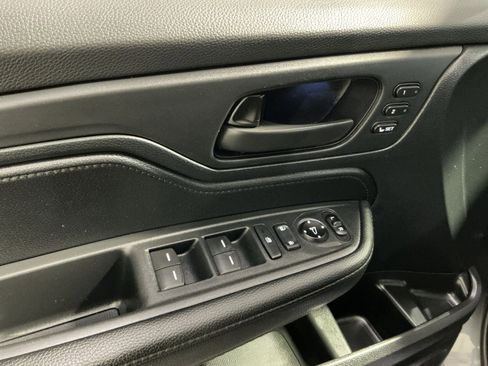 Used 2023 Honda Odyssey EX-L image 16