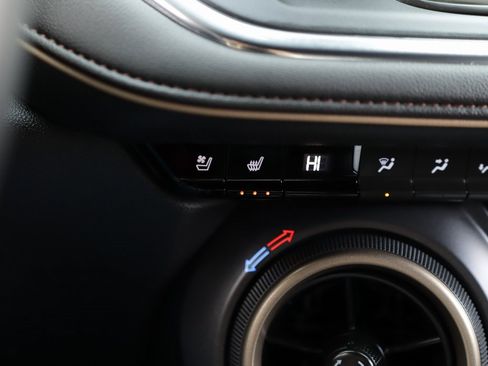 Used 2023 Chevrolet Blazer Premier w/ Enhanced Convenience Package image 17