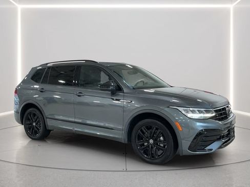 Used 2022 Volkswagen Tiguan SE R-Line FWD image 8