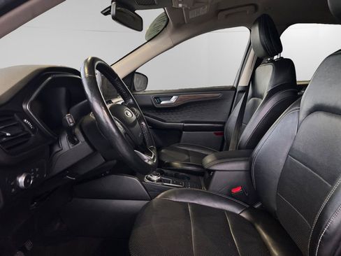 Used 2020 Ford Escape Titanium image 24