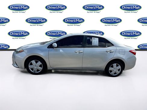 Used 2015 Toyota Corolla LE FWD image 4