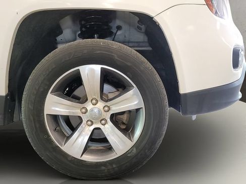 Used 2016 Jeep Compass High Altitude AWD/4WD image 37