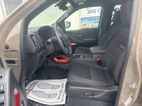 Used 2024 Nissan Frontier PRO-4X w/ Technology Package image 8