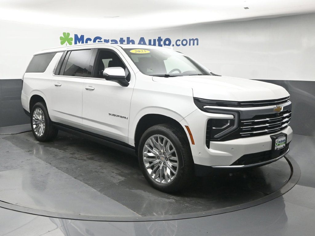 Used 2025 Chevrolet Suburban Premier AWD/4WD image 2