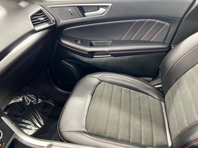 Used 2024 Ford Edge ST-Line AWD/4WD image 16