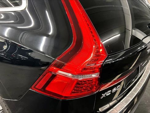 Used 2019 Volvo XC60 T8 Momentum w/ Advanced Package AWD/4WD image 27