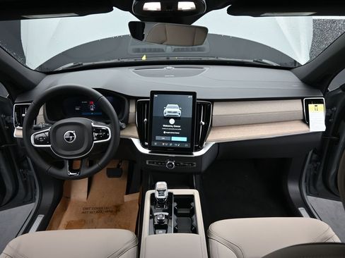 New 2026 Volvo XC90 B6 Plus w/ Protection Package Premier AWD/4WD image 22
